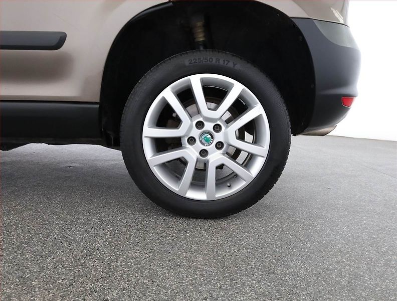 Škoda Yeti (2011) 2.0 TDI, 4X4, Navi, Tempomat - fotka 18 z 18
