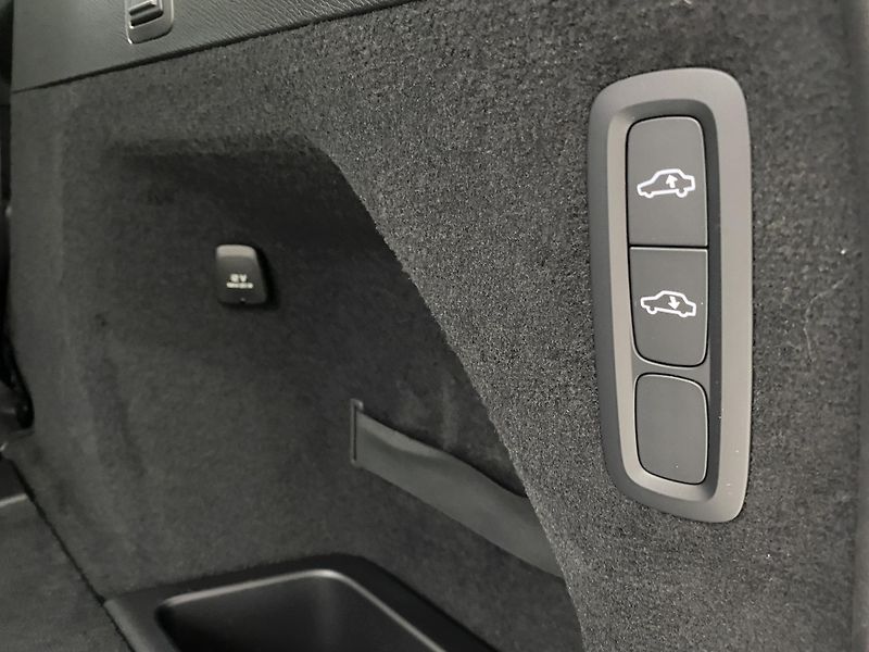 Volvo XC90 (2026) B5 AWD AUT BRIGHT ULTRA 7míst - fotka 29 z 74