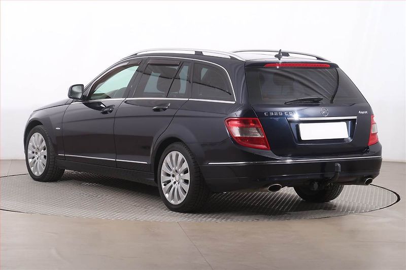 Mercedes-Benz Třídy C (2008) C 320 CDI 4MATIC, 4X4 - fotka 4 z 19