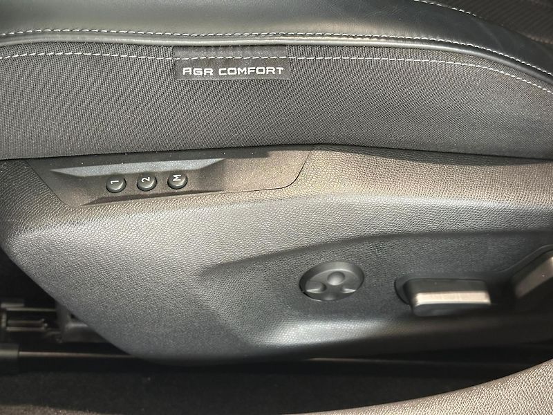 Peugeot 408 1,2 96kW GT, 1.majitel - fotka 20 z 24