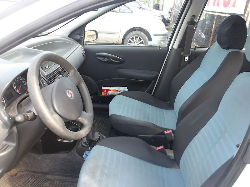 Fiat Punto 1,4i ČR 1.MAJ STK 07/2028 ! - fotka 14 z 21