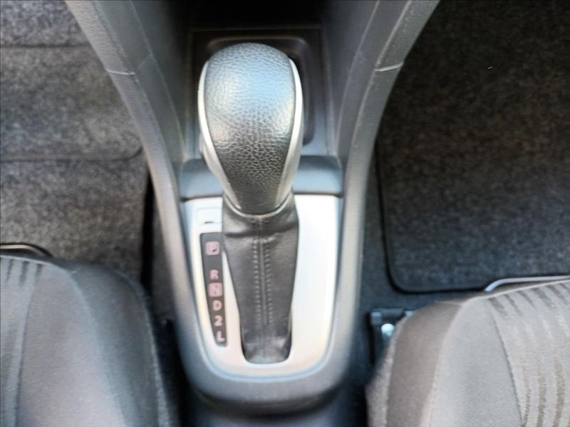 Suzuki Swift 1,2 ČR,1MAJ,SERVISKA,AUTOMAT - fotka 17 z 39