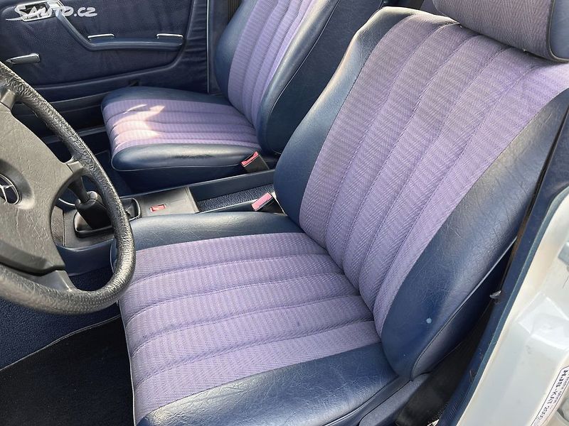 Mercedes-Benz 123 230E - fotka 13 z 23