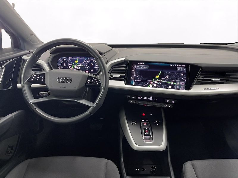 Audi Q4 e-tron 45 quattro ACC Keyless Tep.čer - fotka 8 z 16