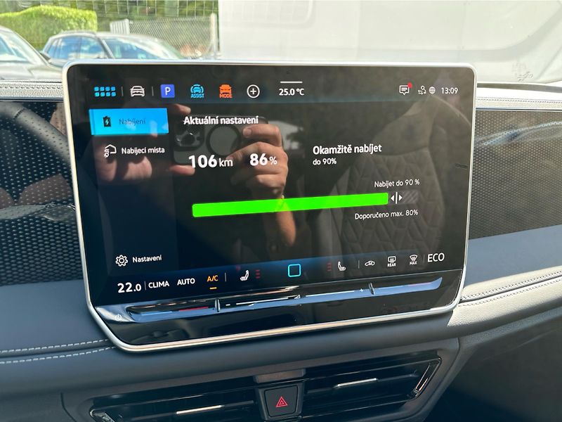 Volkswagen Tiguan People 1,5 TSI 150 kW eHybrid - fotka 15 z 24