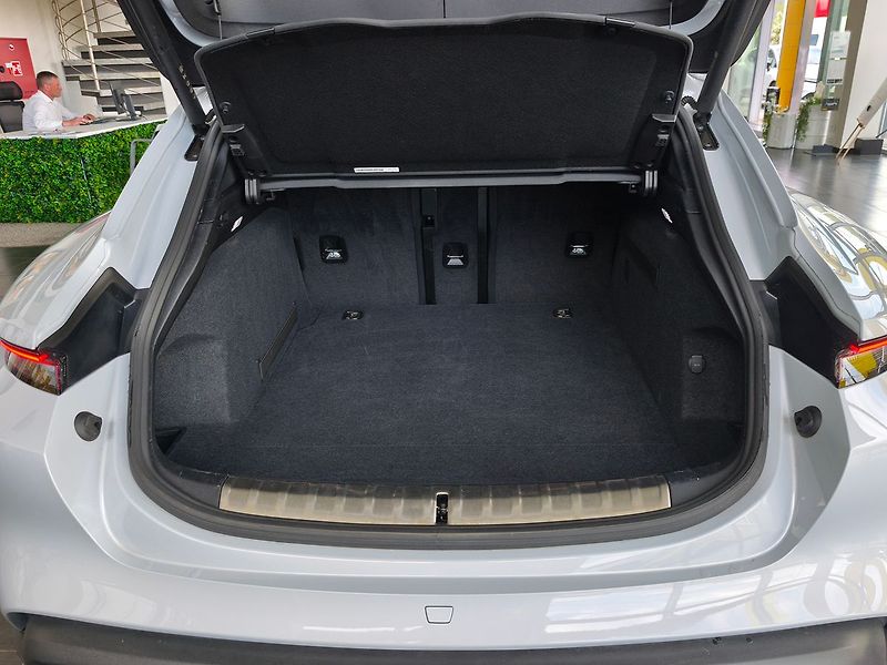 Porsche Taycan CT HD Matrix Pano - fotka 18 z 18