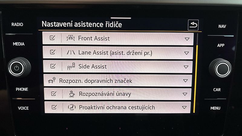 Volkswagen Arteon 2.0 TSI DSG R-Line Shooting Br - fotka 28 z 31