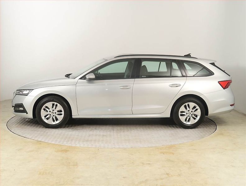 Škoda Octavia (2022) Ambition 2.0 TDI, ČR,1.maj - fotka 3 z 22