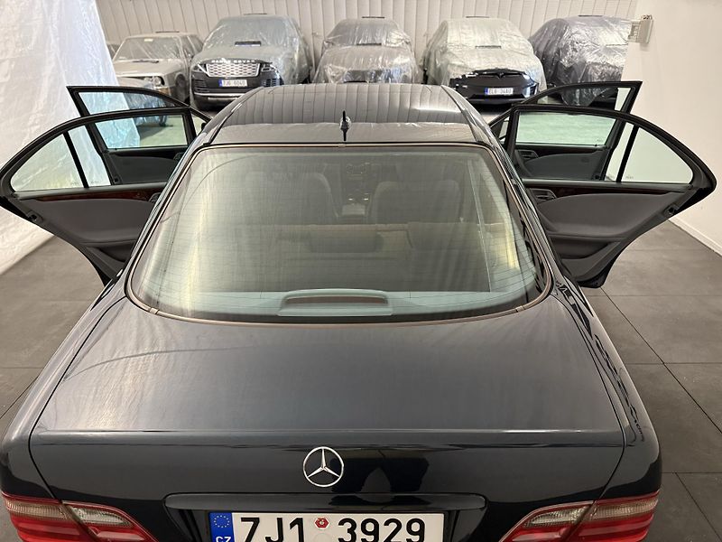 Mercedes-Benz Třídy E (2001) 280I V6 ,150kw, velmi krásný!! - fotka 15 z 35