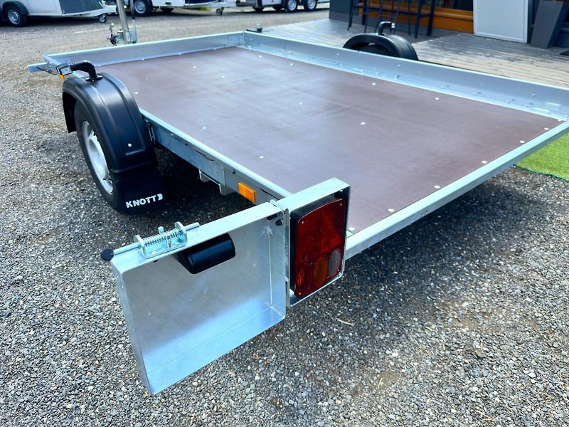 Debon (2026) Platform (310x180) 1300 kg  - fotka 12 z 23
