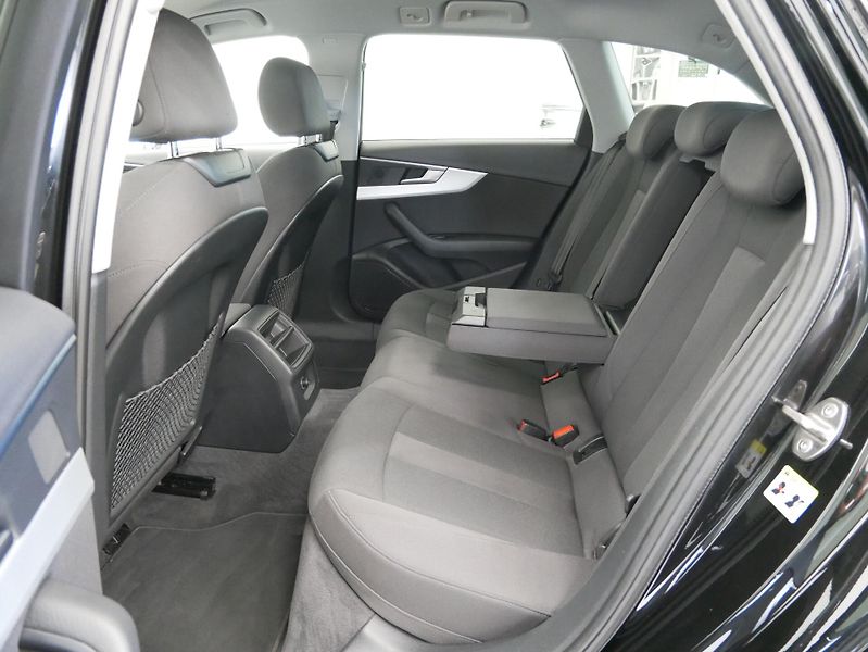 Audi A4 - fotka 29 z 30