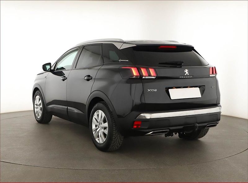 Peugeot 3008 (2019) GT Line 1.5 BlueHDi - fotka 4 z 17