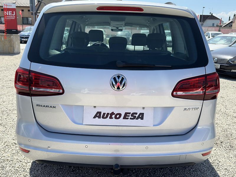 Volkswagen Sharan (2015) 2.0 TDi, AC, výhřev sed - fotka 5 z 19