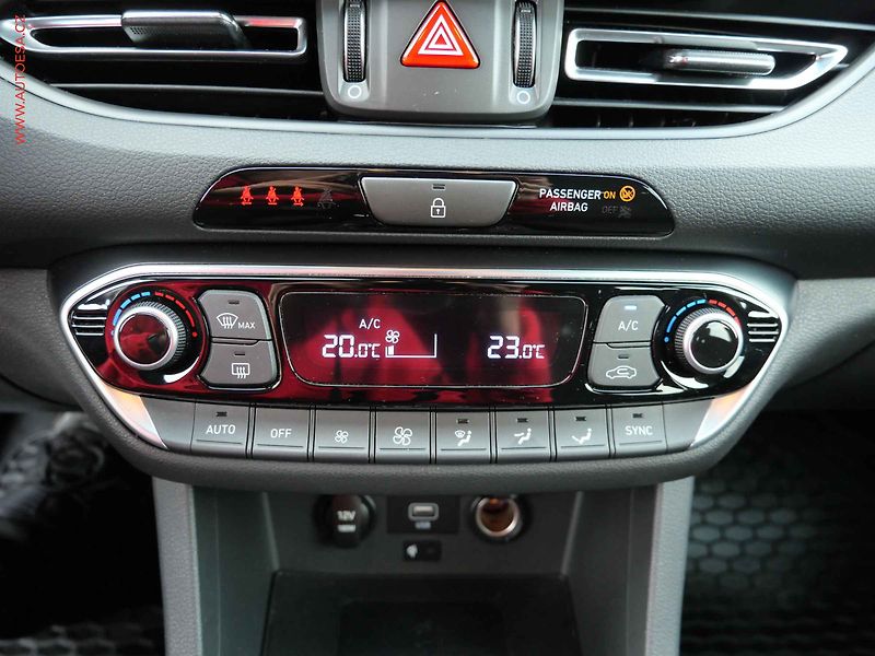 Hyundai i30 (2023) 1.5T-GDi, 1.maj,ČR, AT, LED - fotka 17 z 28