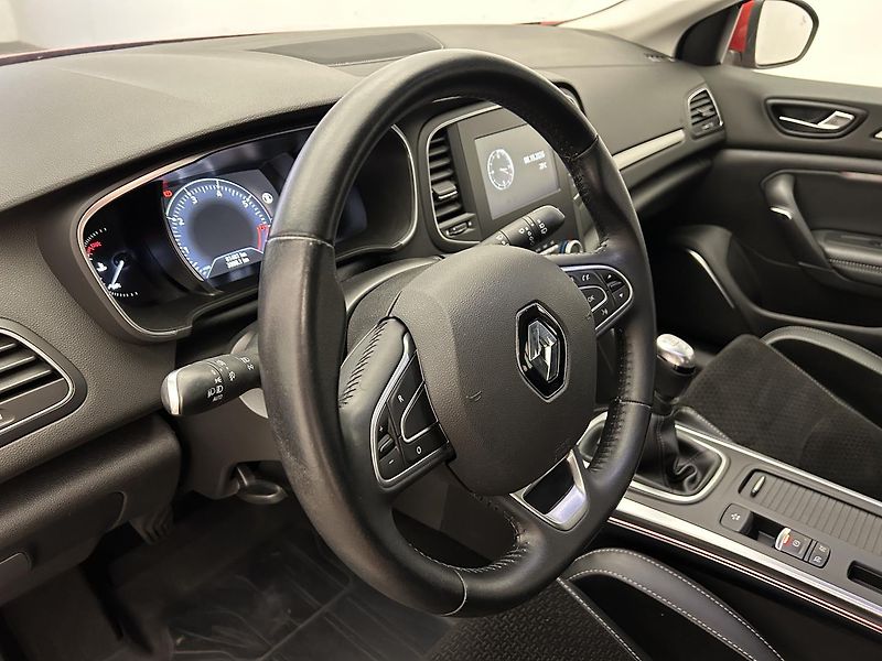Renault Mégane 1.2 TCe - fotka 8 z 28