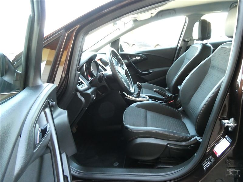 Opel Astra 1,4 i 88kW klima, serviska - fotka 21 z 44
