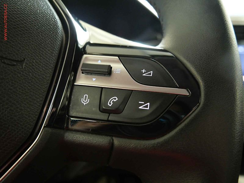 Peugeot 408 (2023) 1.2PT, 2.maj,ČR, servis - fotka 16 z 22