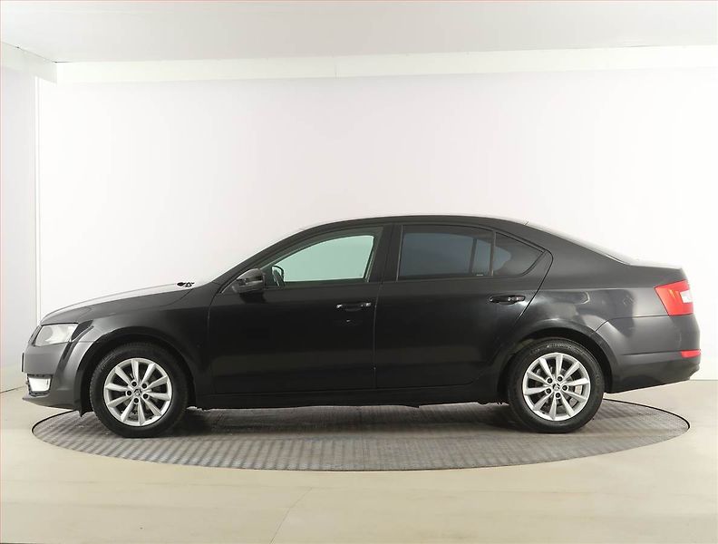 Škoda Octavia (2014) Ambition Plus 1.6 TDI - fotka 3 z 17