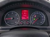 Volkswagen Touran (2008) Cross 1.9 TDI, Automat - náhled 11