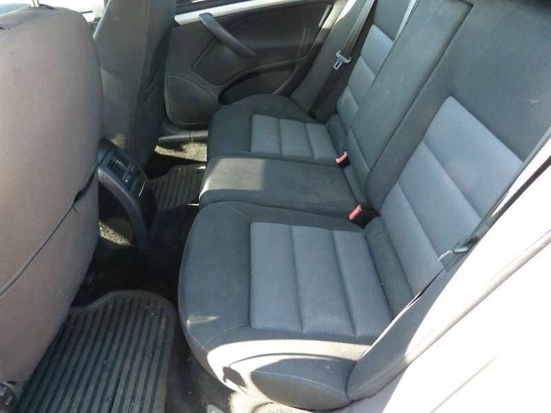 Škoda Octavia 1.6 MPI - fotka 12 z 15