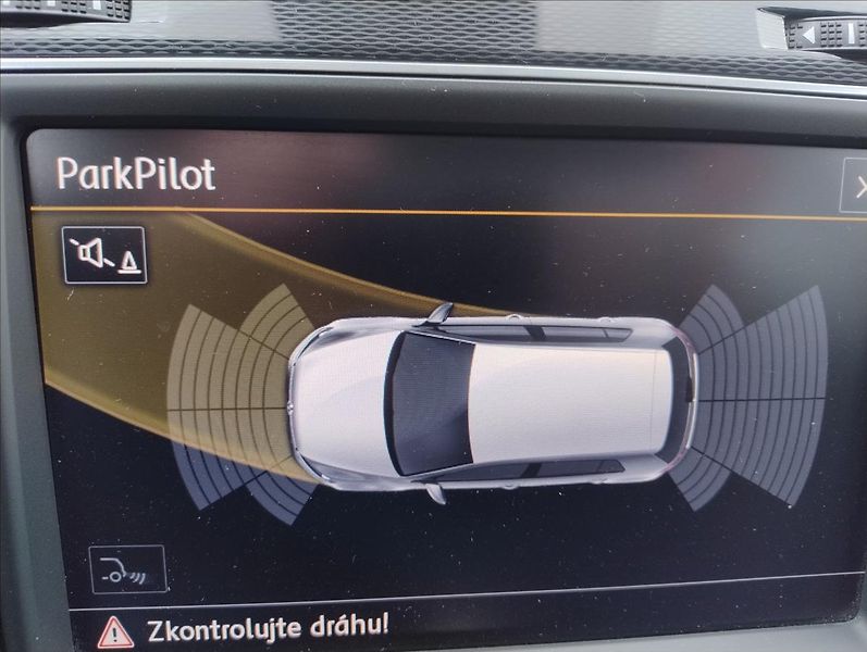 Volkswagen Golf 2,0 TDI GTD  DSG Panorama - fotka 9 z 24