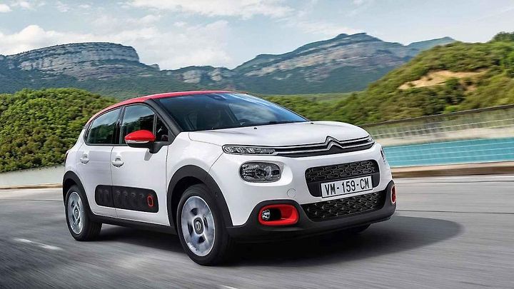 Během letních měsíců zlevňoval hlavně Citroën.
