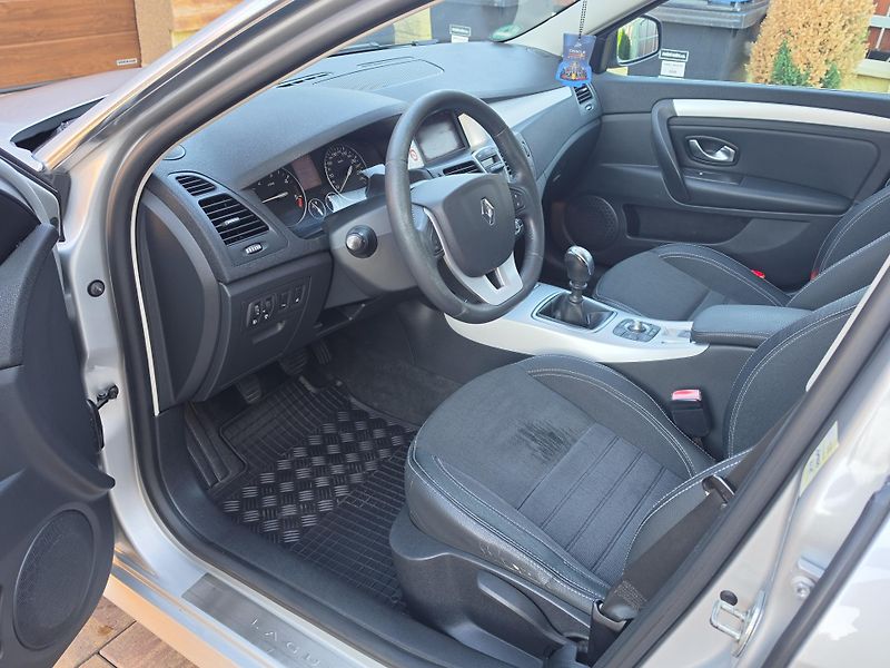 Renault Laguna 2.0dCi 150PS*DYNAMIQUE*2xSADA* - fotka 11 z 40