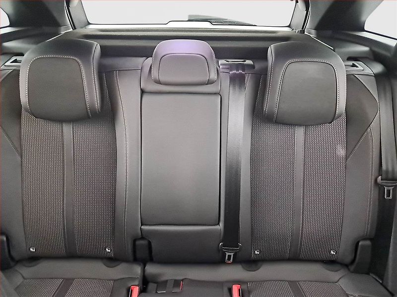 Peugeot 3008 (2023) 1.2 PureTech - fotka 10 z 19