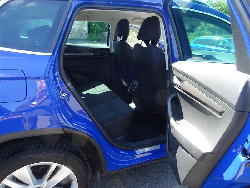 Škoda Karoq 1,0 TSi Business  85 kW - fotka 14 z 31