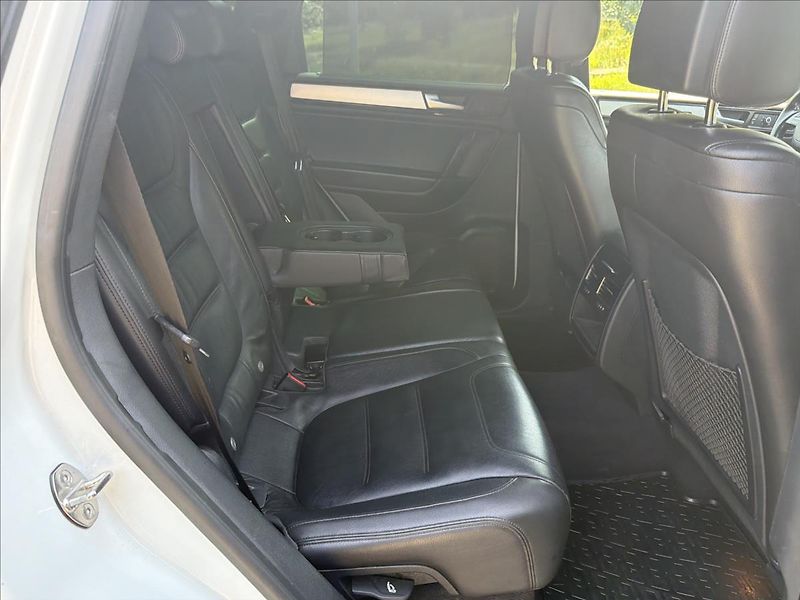 Volkswagen Touareg 3,0 TDi 180 Kw Highline tažné - fotka 15 z 38