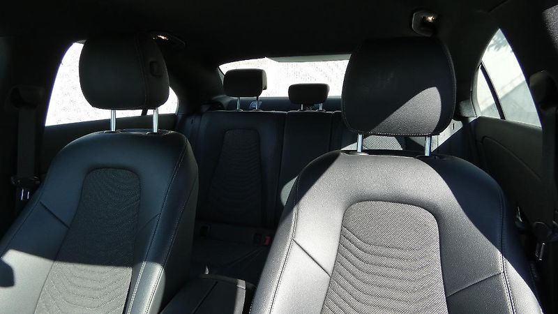 Mercedes-Benz CLA 180 - fotka 7 z 22