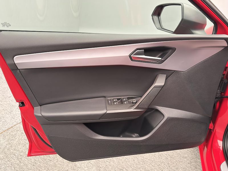 Seat Leon 1.5 TSI 110kW DSG FR CZ - fotka 17 z 52