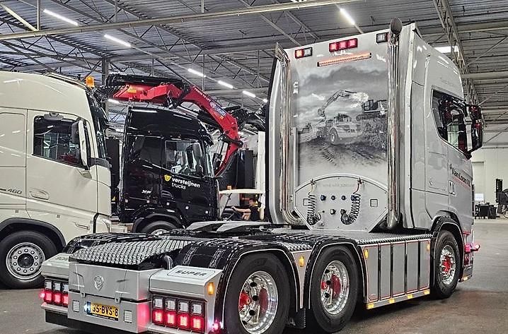 Scania (2023) S 590 V8 6x4 souprava 80t - fotka 24 z 30