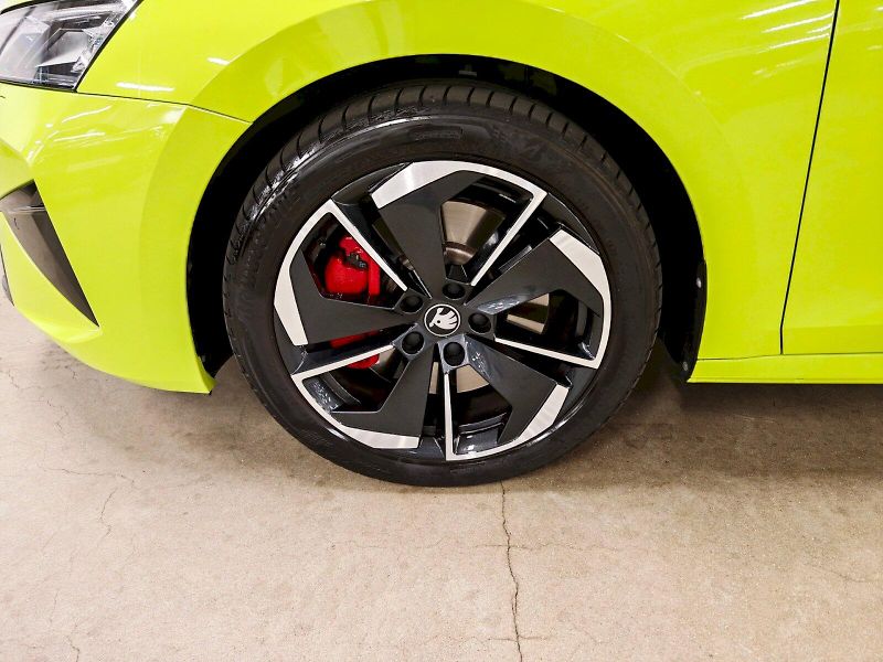 Škoda Octavia (2025) 2.0 TSI 195 kW DSG RS - fotka 32 z 32