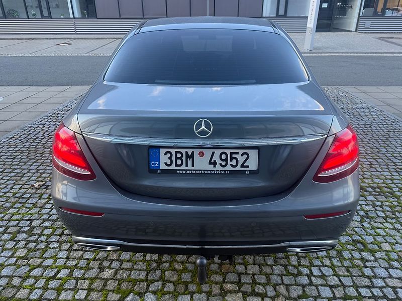 Mercedes-Benz Třídy E (2016) - fotka 49 z 51