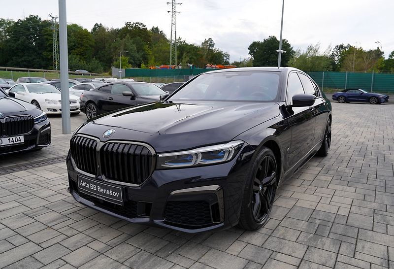 BMW Řada 7 750i xDrive Mpaket/530 PS - fotka 2 z 47