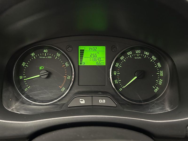 Škoda Fabia 1.2 TSI Ambiente - fotka 9 z 22