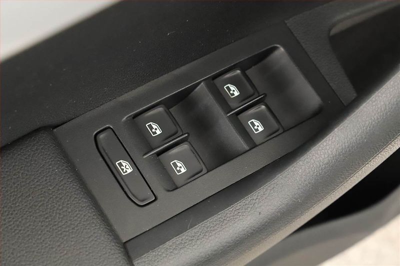 Škoda Octavia (2015) 1.6 TDI, Serv.kniha, Xenony - fotka 17 z 17