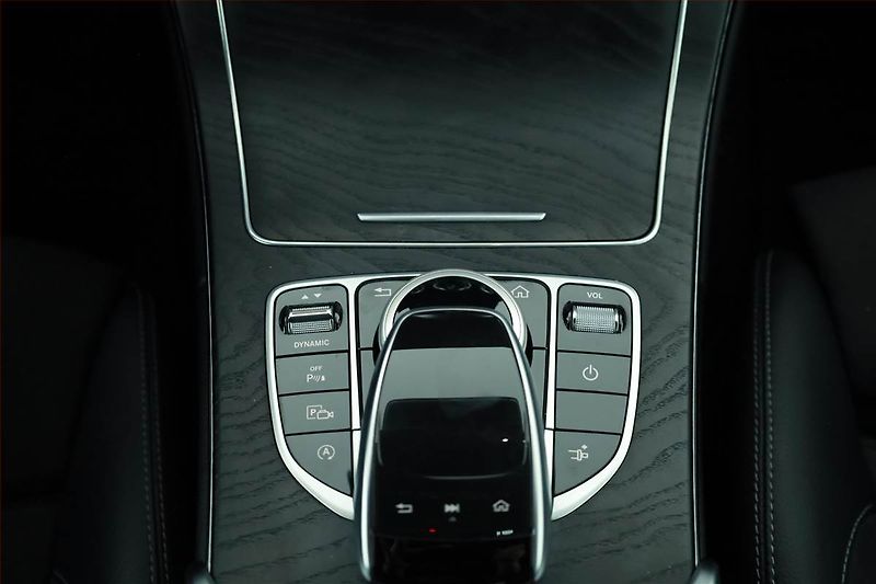 Mercedes-Benz Třídy C (2018) C 220 d - fotka 16 z 24