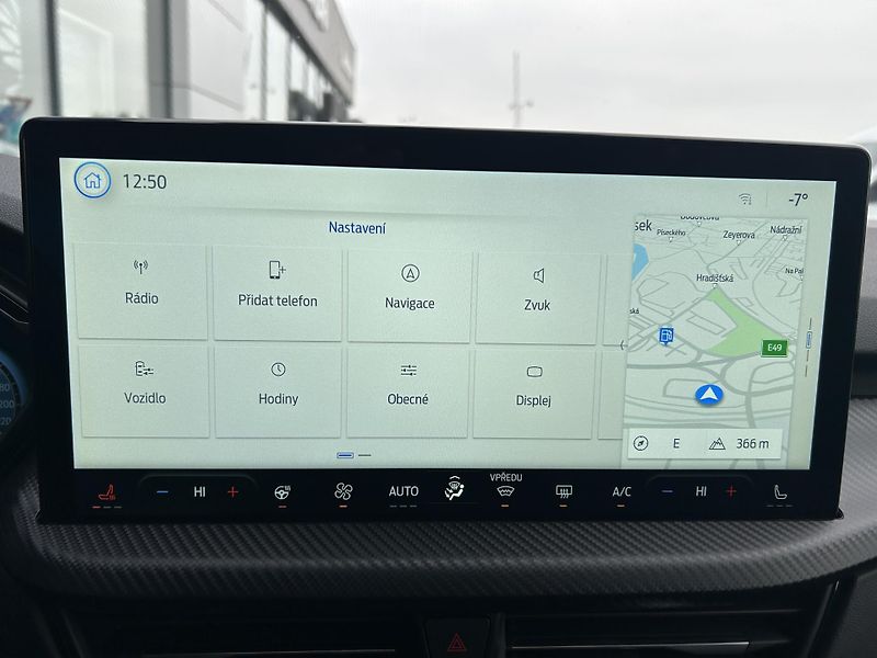 Ford Kuga 2.5Hybrid PHEV 134kW ST-Line X - fotka 28 z 37