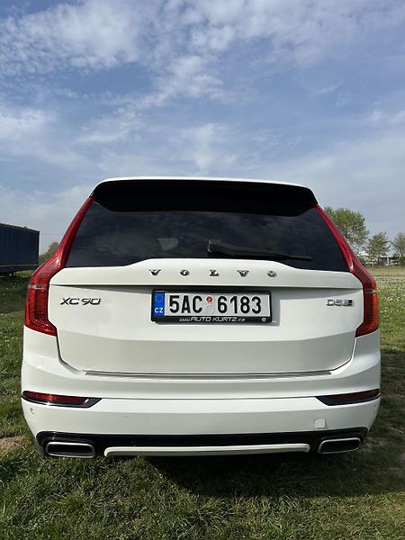 Volvo XC90 (2015) D5 AWD ,R-design, 1.majitel - fotka 8 z 18