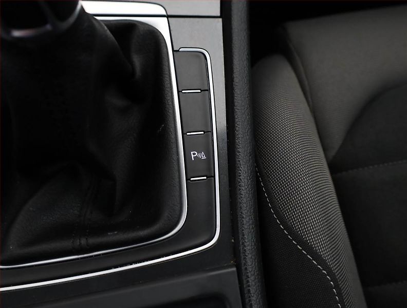 Volkswagen Golf (2019) 1.5 TSI, Serv.kniha, Tempomat - fotka 13 z 20
