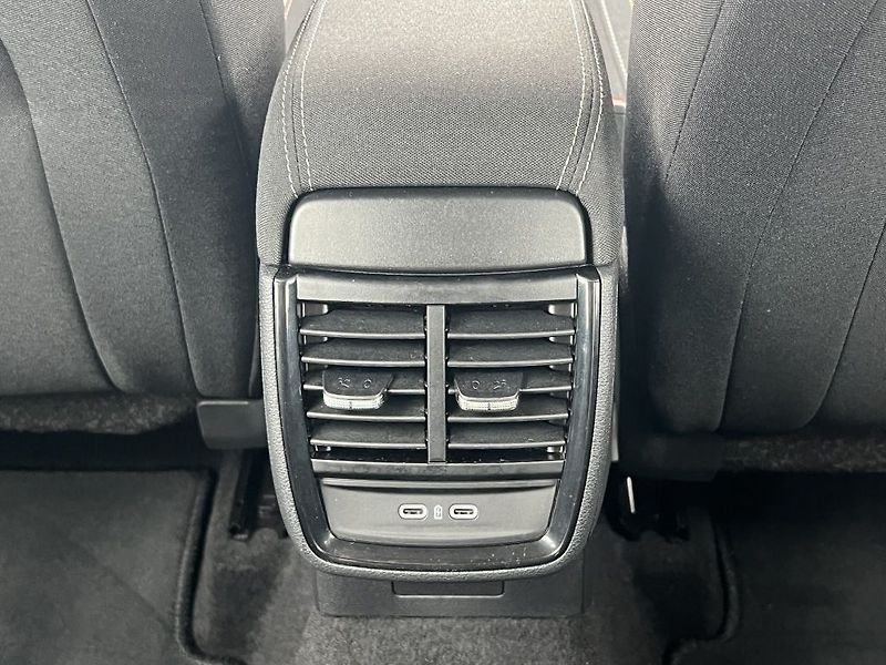 Škoda Scala Selection 1.0 TSI 85 kW - fotka 29 z 30