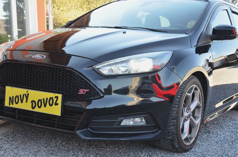 Ford Focus (2015) ST 2.0 184kW RECARO - fotka 8 z 39