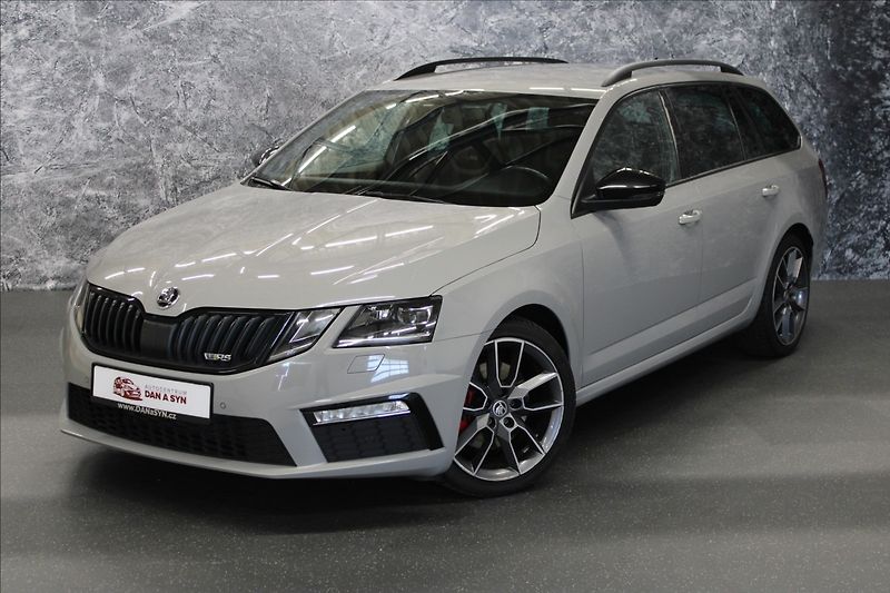 Škoda Octavia 2,0 TDI RS 4x4 DSG TOP VIRTUAL - fotka 1 z 38