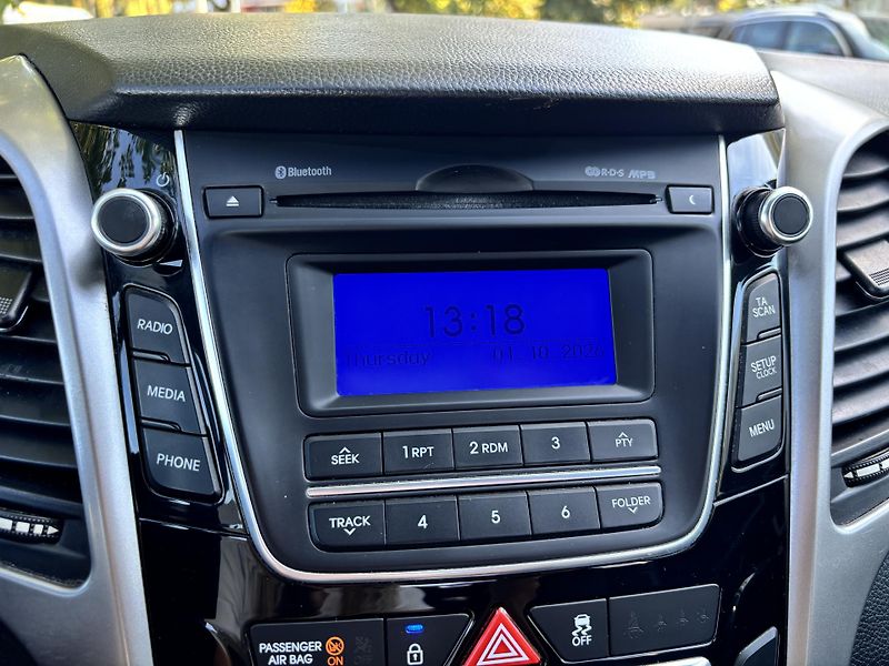 Hyundai i30 1.6 - fotka 12 z 23