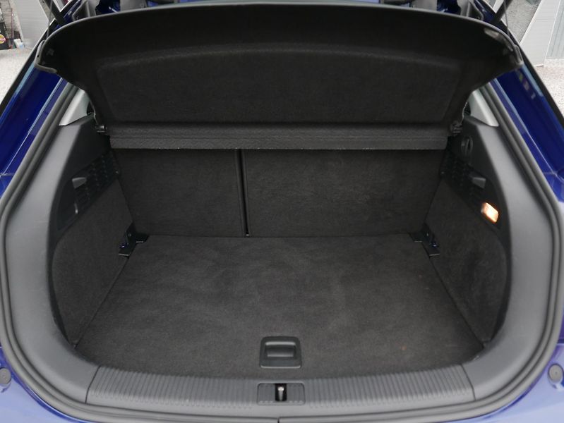 Audi A1 1,4 TFSI S-Line Navi Automat - fotka 11 z 34