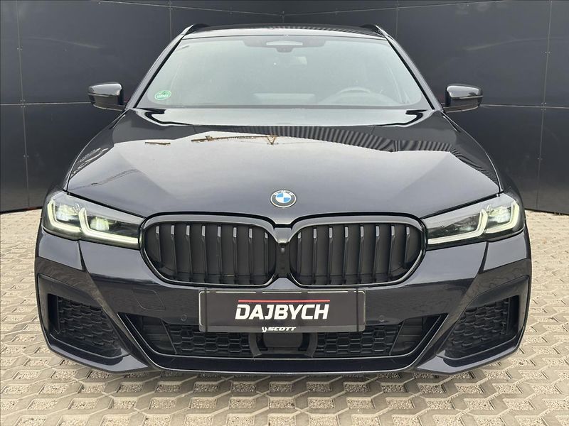 BMW Řada 5 3,0 540d xDrive M-Packet ČR DP - fotka 4 z 36