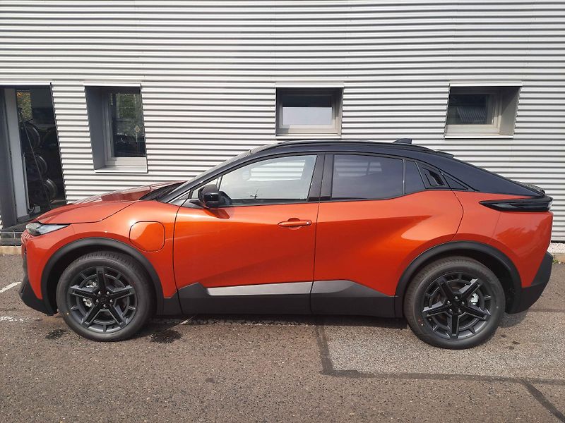 Subaru Uncharted (2026) Executive 77 kWh AWD 252 kW - fotka 4 z 55