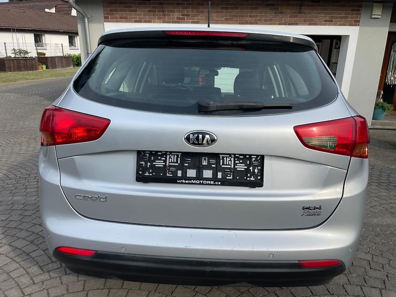Kia Ceed 1,6 CRDi 100kW AUTOMAT - fotka 6 z 24
